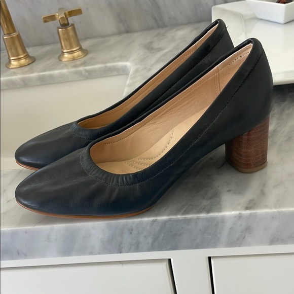 Clark’s black block heel pumps 6 - Picture 1 of 5